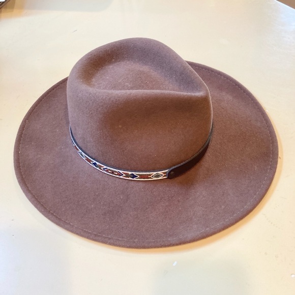 Wool Felt Hat with leather and Aztec style band - Picture 2 of 10